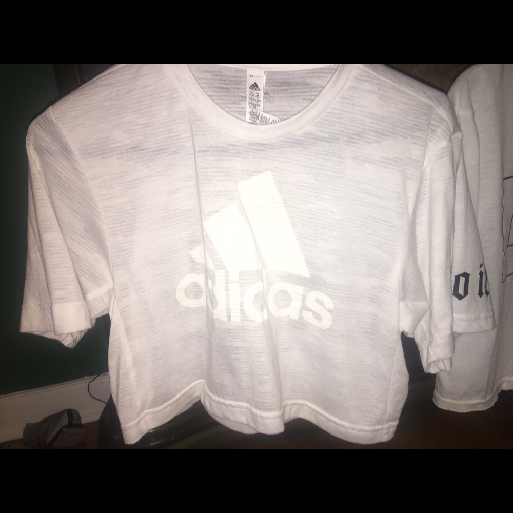 SOLD!!Adidas crop top size xs